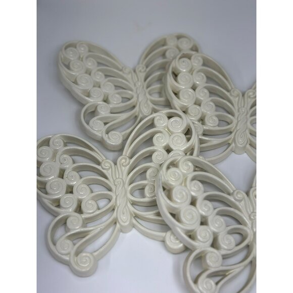 Set of 4 Vintage HOMCO Butterfly Wall Plaques White Swirl Plastic MCM Decor 5.5" - Picture 3 of 7
